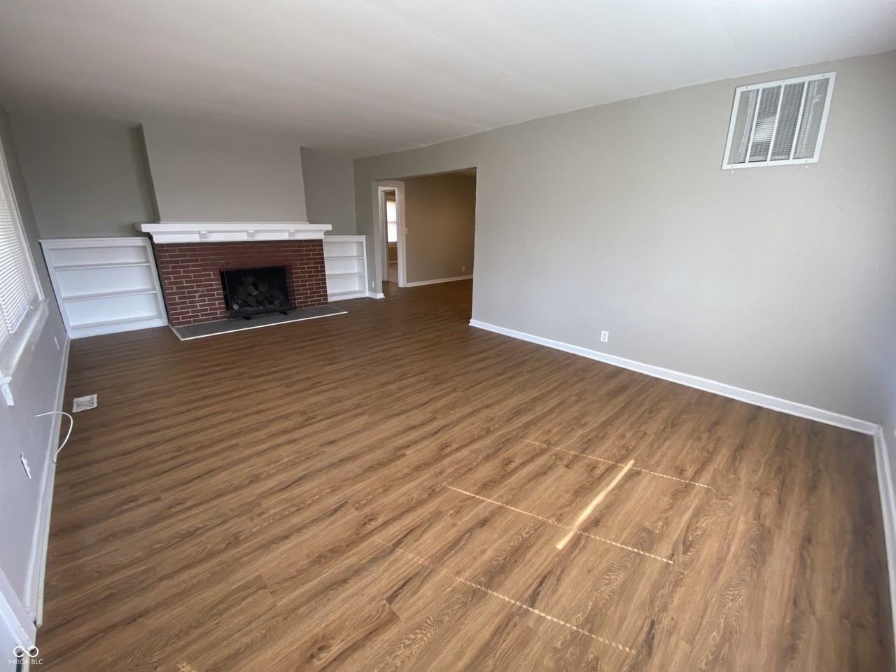 1745 N Lesley Ave - Photo 3 of 22