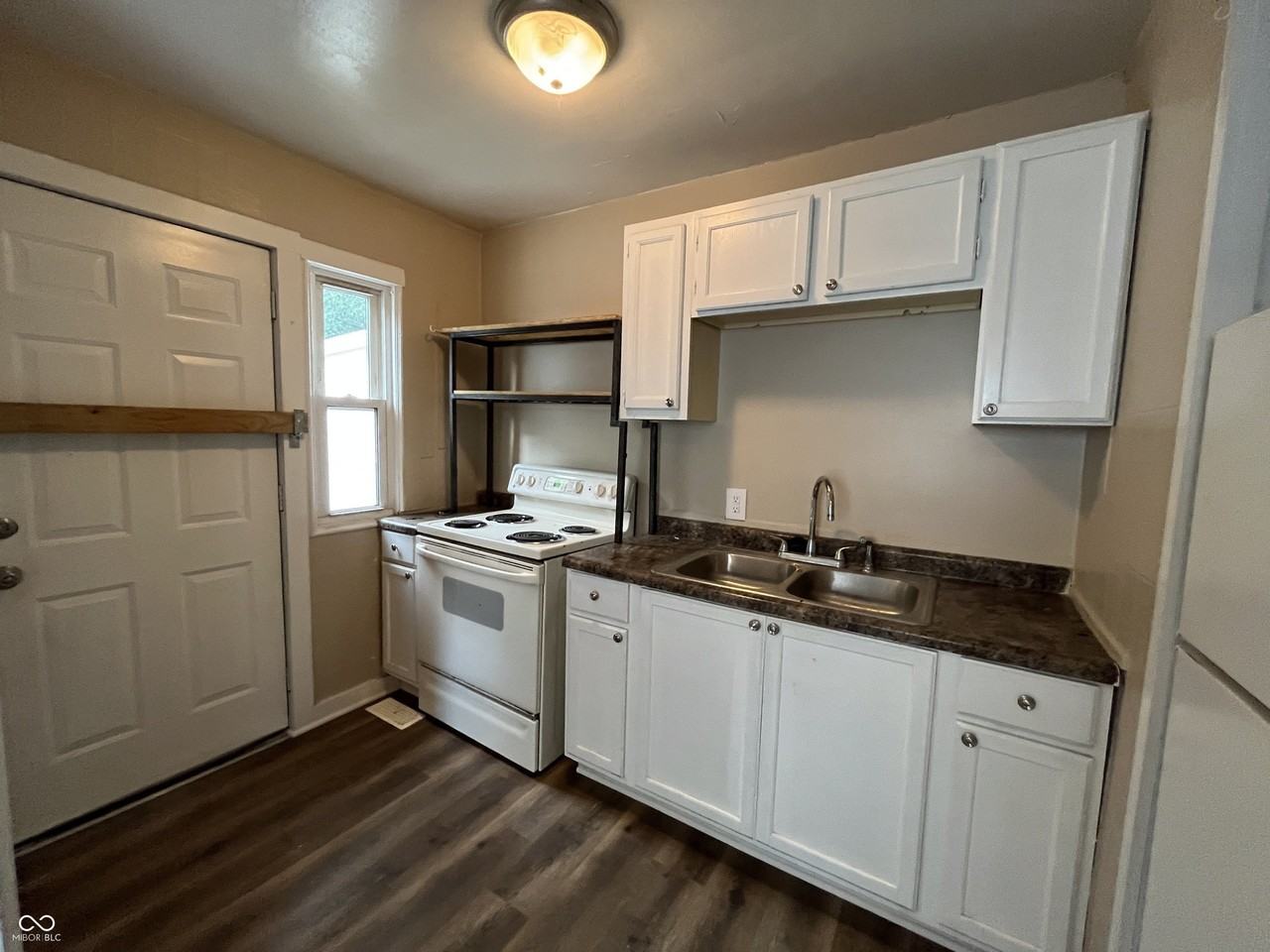 3336 Baltimore Ave - Photo 6 of 18