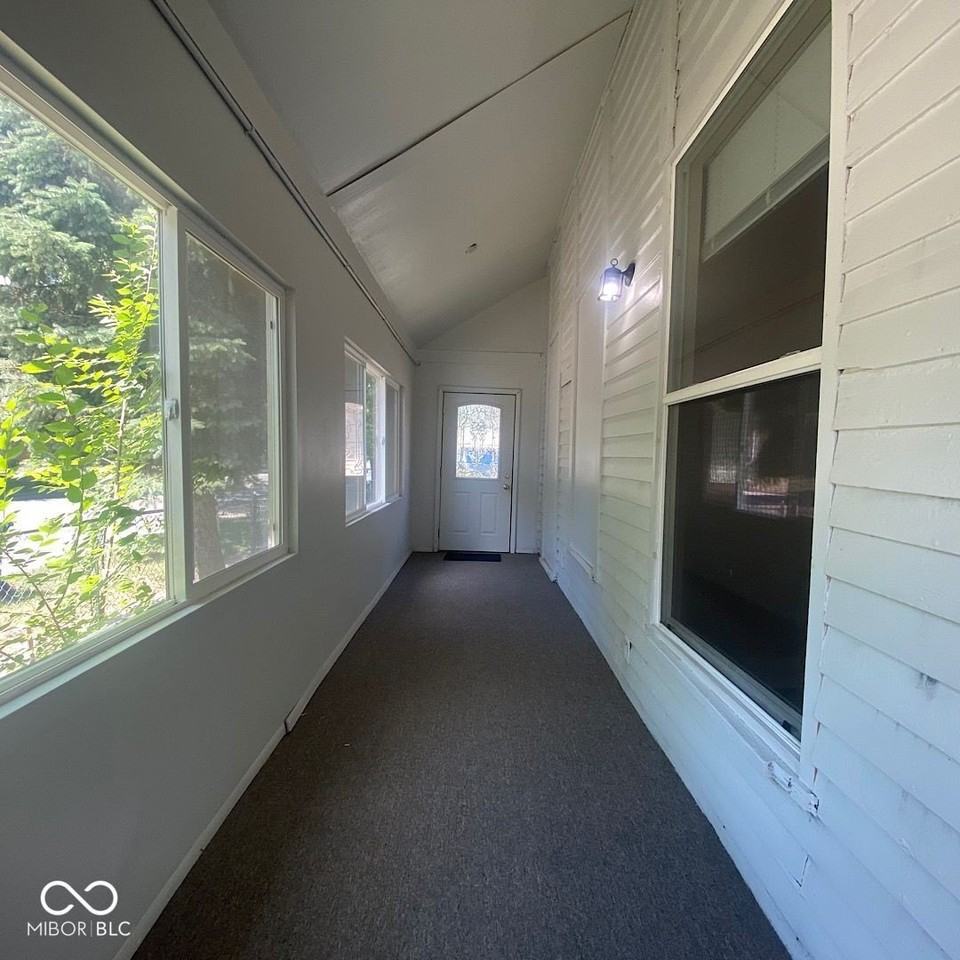 1314 E 10th St - Photo 3 of 17