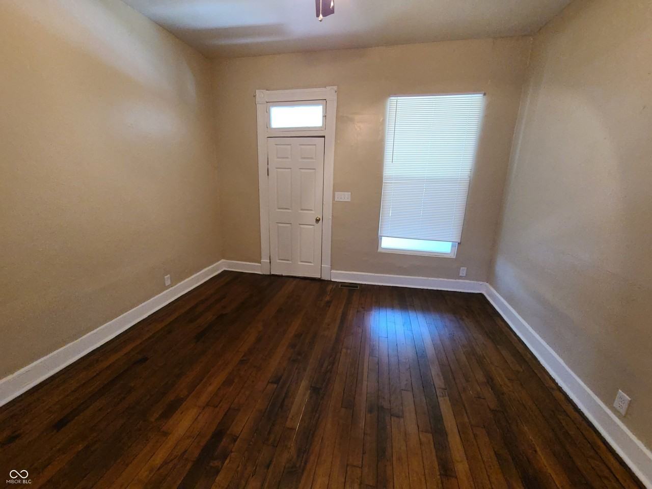 1314 E 10th St - Photo 6 of 17