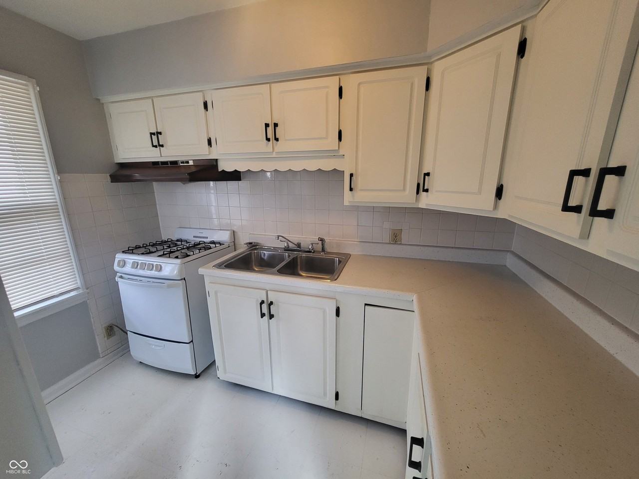 1714 N Euclid Ave - Photo 7 of 16