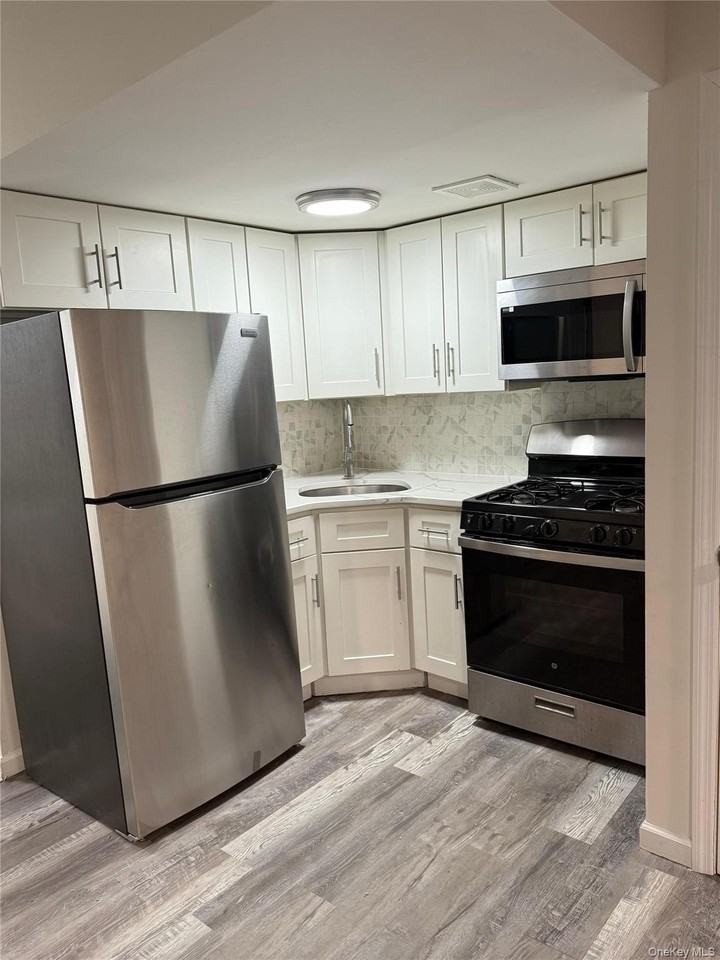 14720 226th St Unit 1 #1 - Photo 4 of 7