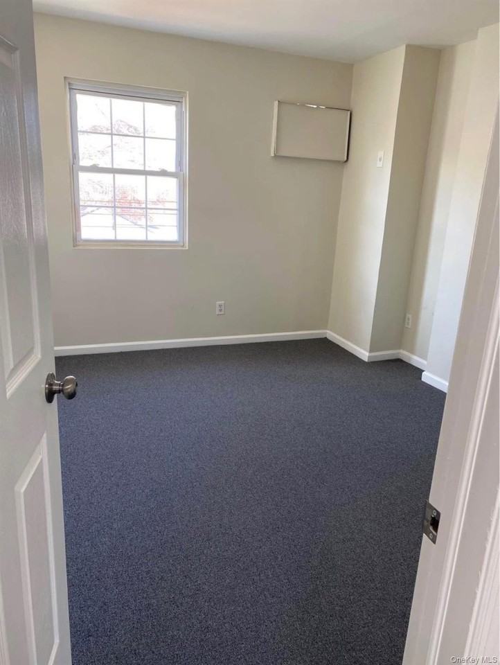 14720 226th St Unit 2 #2 - Photo 4 of 7