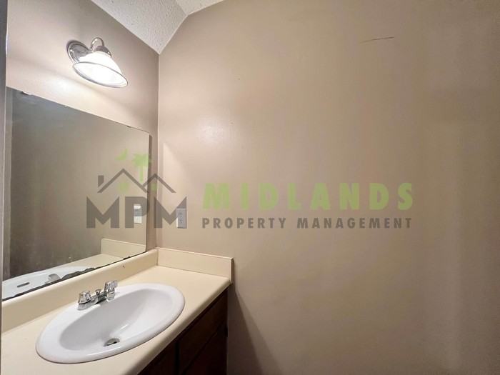 1930 Greenoaks Rd #A - Photo 4 of 30