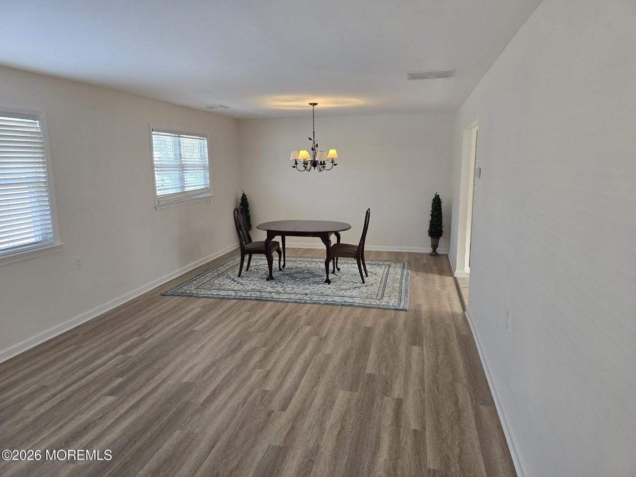 420 Saint Thomas Dr - Photo 2 of 13