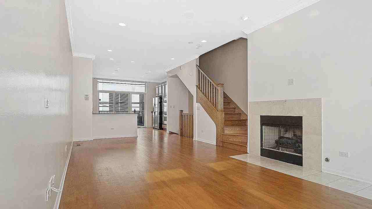 1354 S Indiana Pkwy - Photo 7 of 15