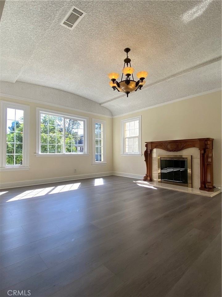 521 E Valencia Ave #A - Photo 3 of 10