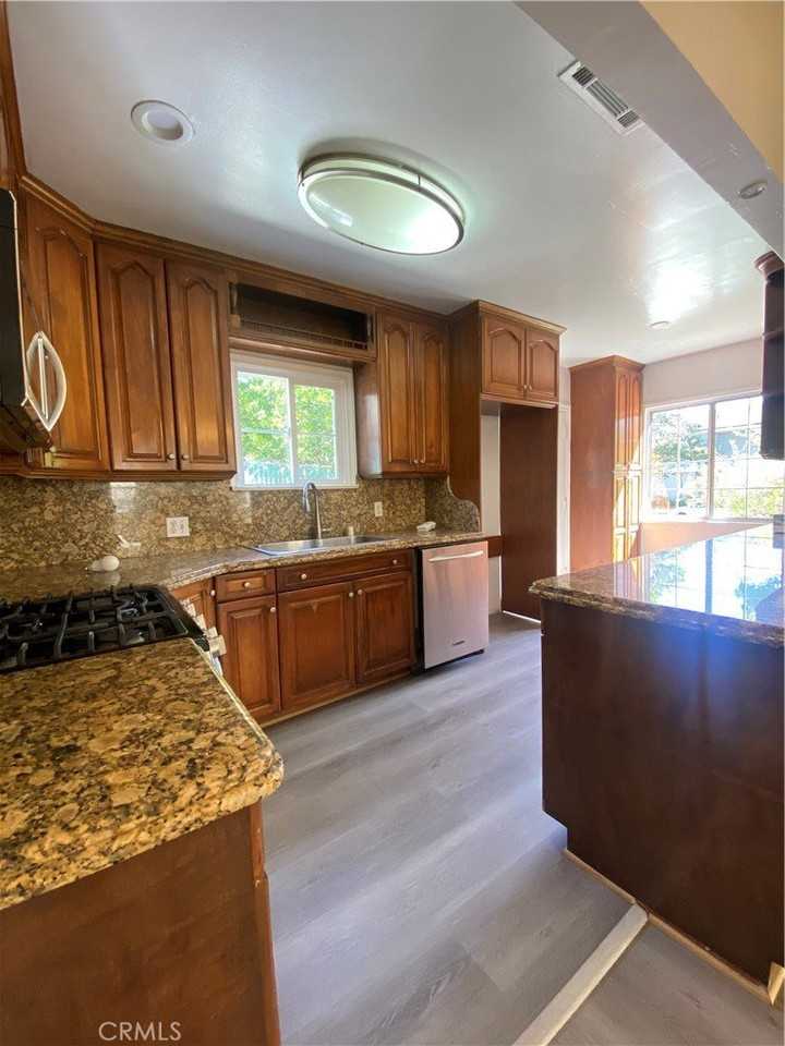 521 E Valencia Ave #A - Photo 6 of 10