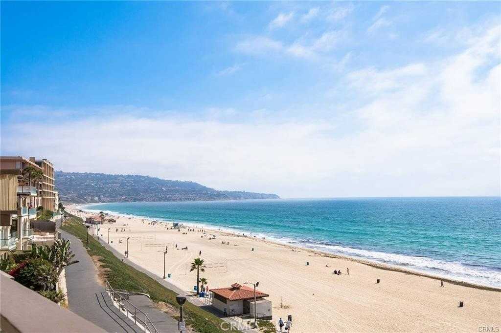 625 Esplanade #49 - Photo 3 of 4