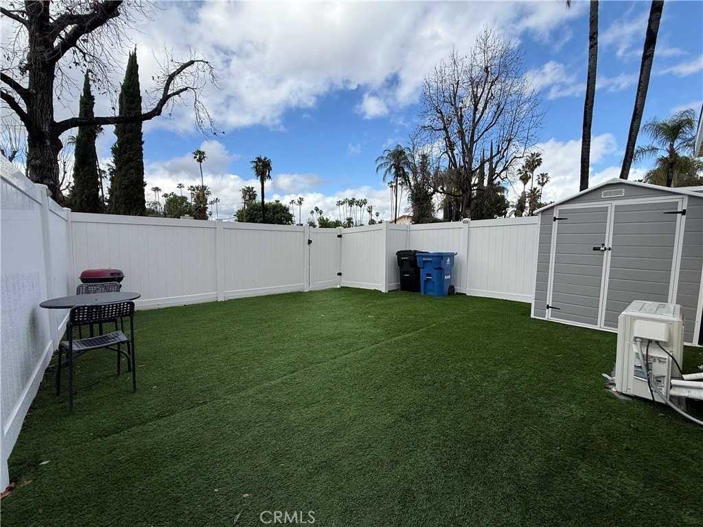 6440 Jumilla Ave #1-2 - Photo 4 of 14