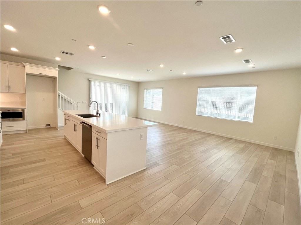 27711 Sequel Ct - Photo 5 of 25