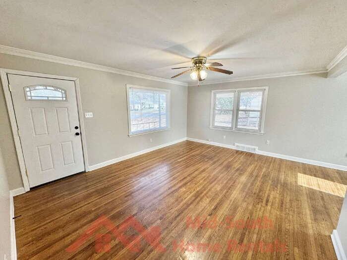 1051 Mosby Rd - Photo 3 of 21