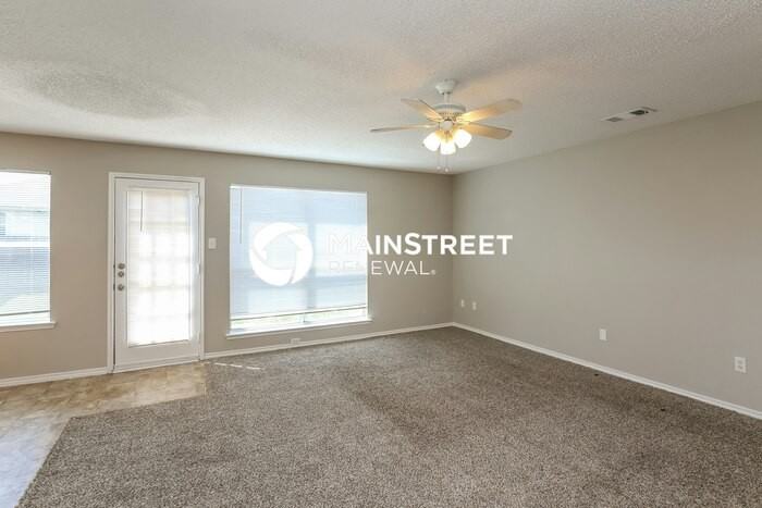 12812 Dove Field Ln - Photo 5 of 17