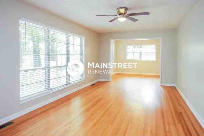 2025 Rockwood Ln - Photo 7 of 16