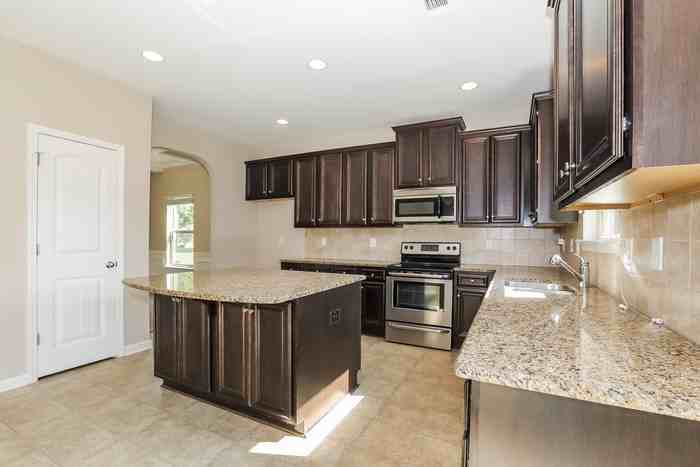 110 Trevers Lake Dr - Photo 5 of 15