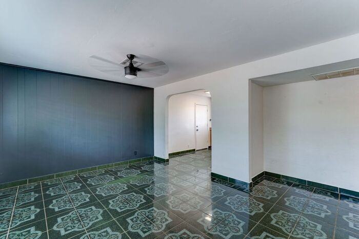 218 W Euclid Ave - Photo 4 of 24