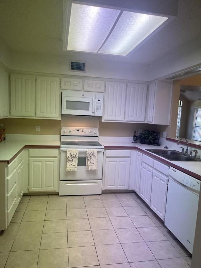 6302 Meadowmere Ln - Photo 5 of 20