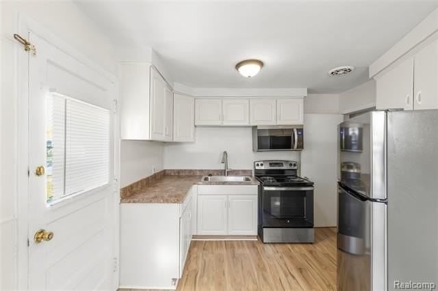 25161 Coolidge Hwy - Photo 5 of 12