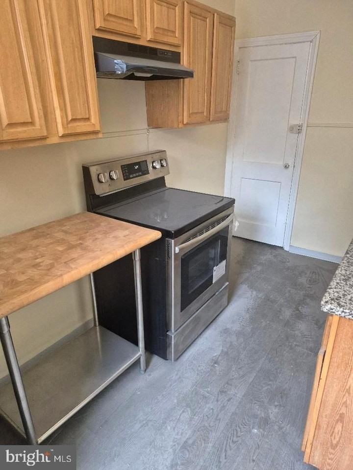 5345 W Columbia Ave - Photo 6 of 20