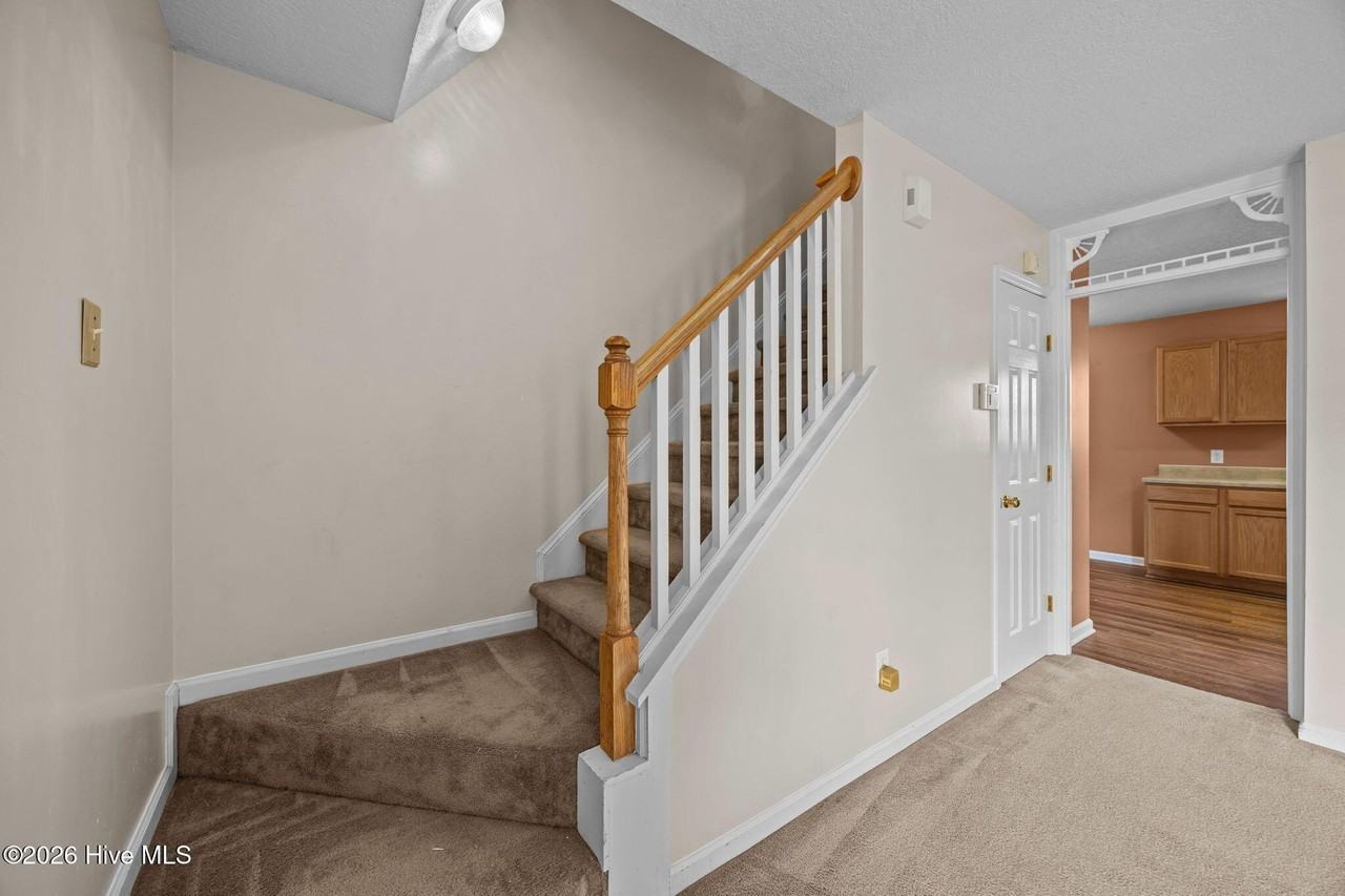 102 White Stone Ct - Photo 2 of 21