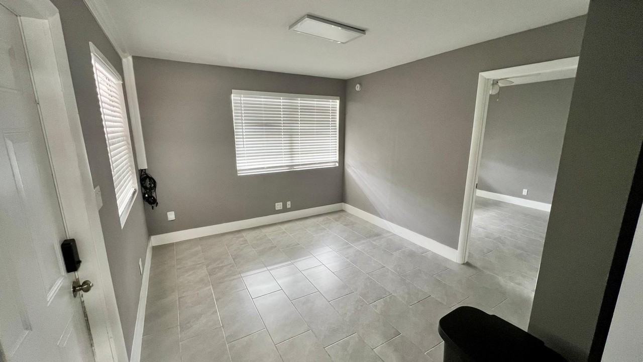 1120 Northeast 23rd Place - Photo 7 of 9