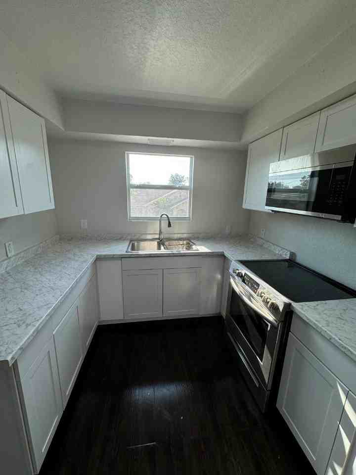 152 Shadwell Dr - Photo 7 of 20