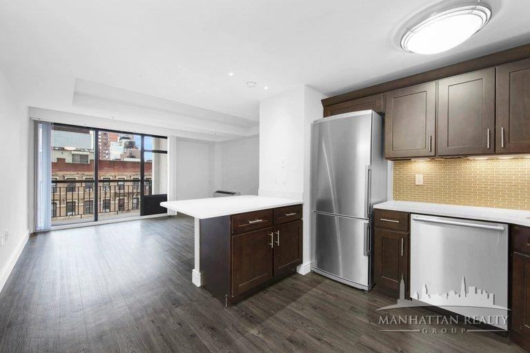 E 91st St #1005 - Photo 3 of 5