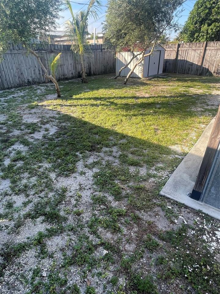 3611 Northeast 15th Avenue - Photo 3 of 7