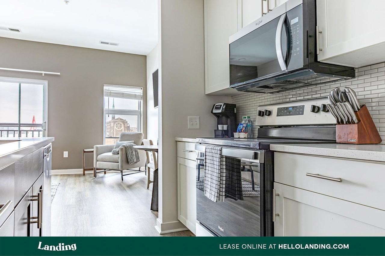 409 Oak St - Photo 5 of 50