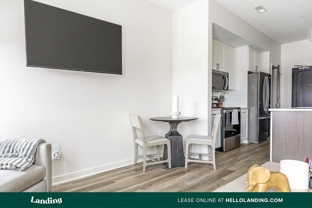 409 Oak St - Photo 7 of 50