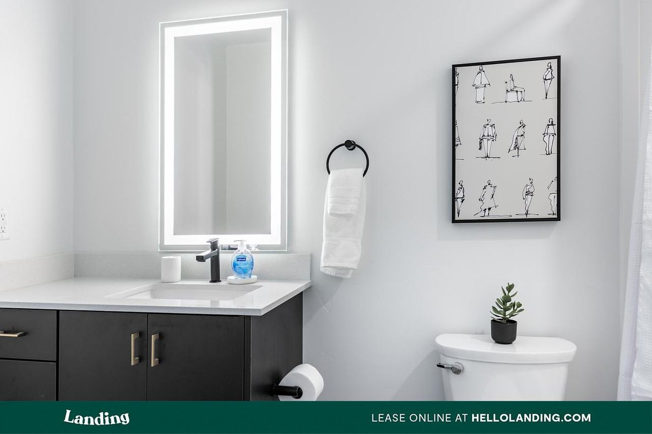 343 S 400 E - Photo 7 of 50