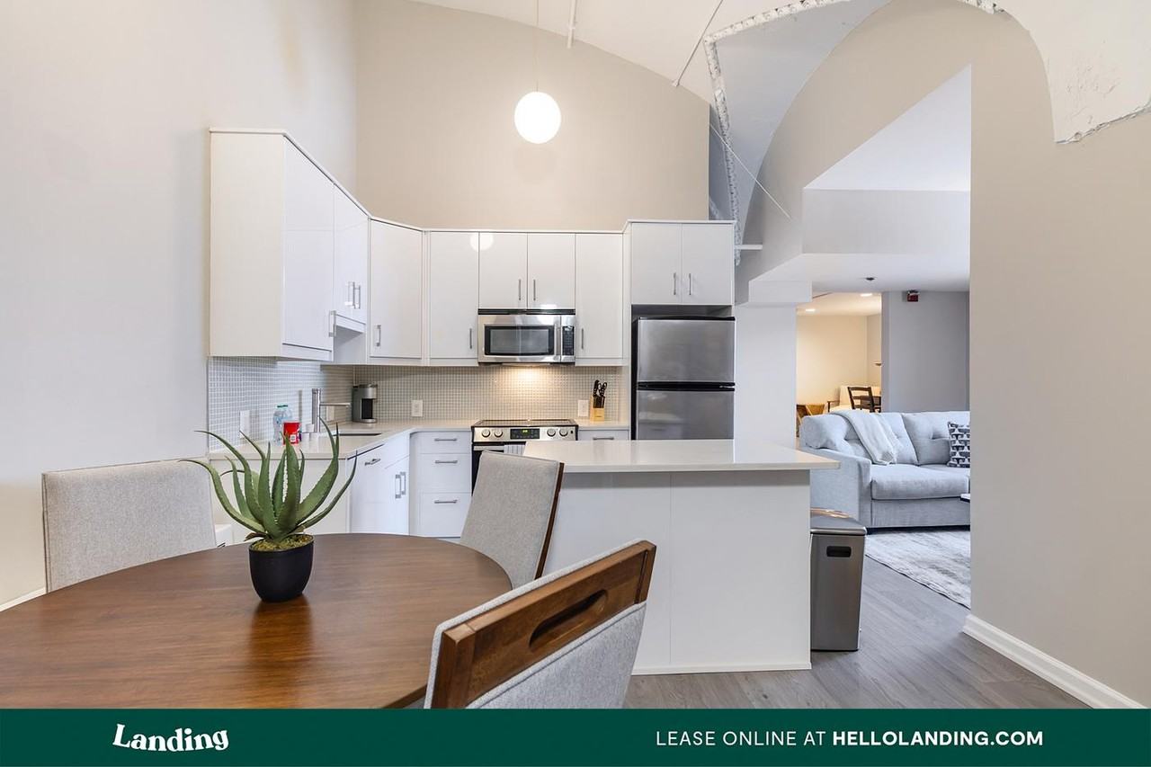 265 College Street - Photo 3 of 50