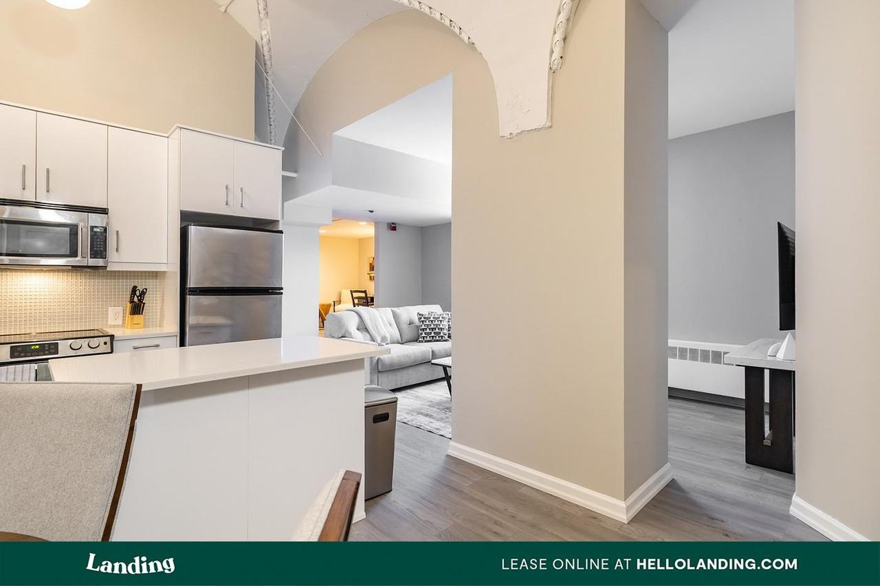 265 College Street - Photo 4 of 50