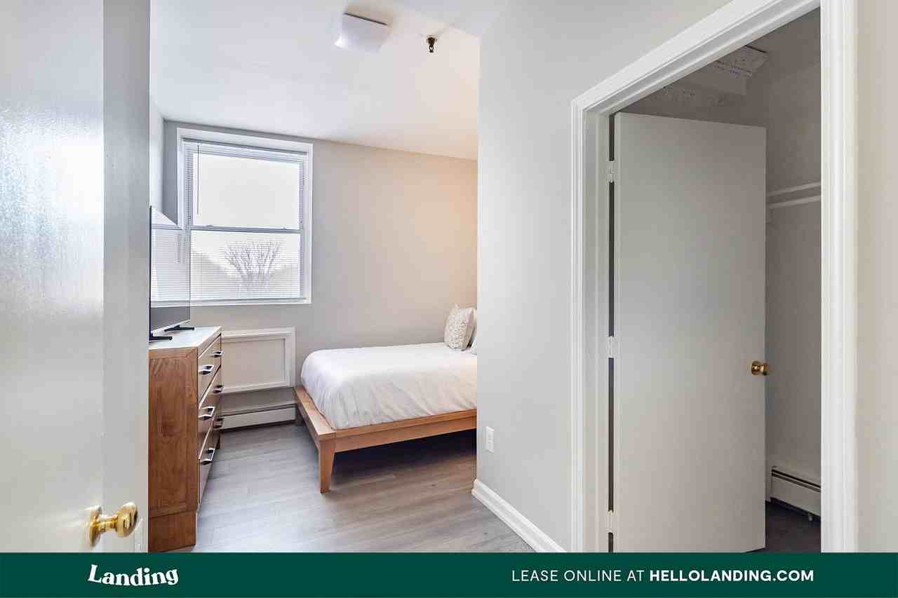 265 College Street - Photo 5 of 50