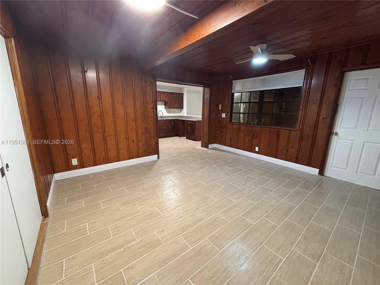 2510 Northeast 9th Terrace - Photo 3 of 9