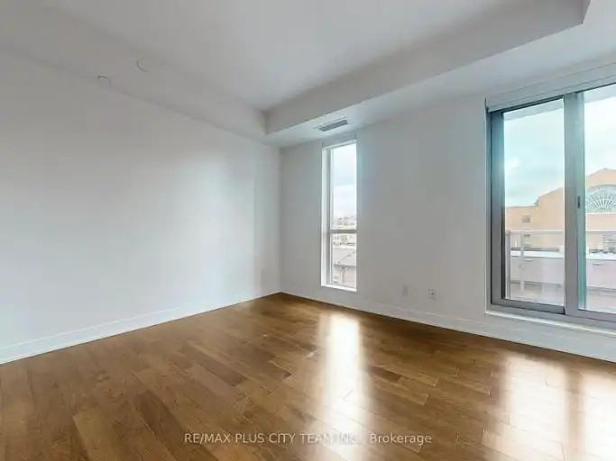 55 Front St E #716 - Photo 3 of 18