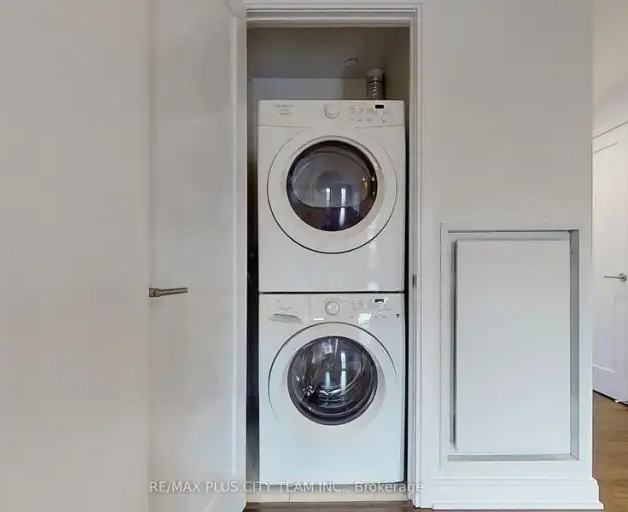 55 Front St E #716 - Photo 4 of 18