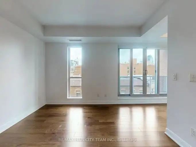 55 Front St E #716 - Photo 5 of 18