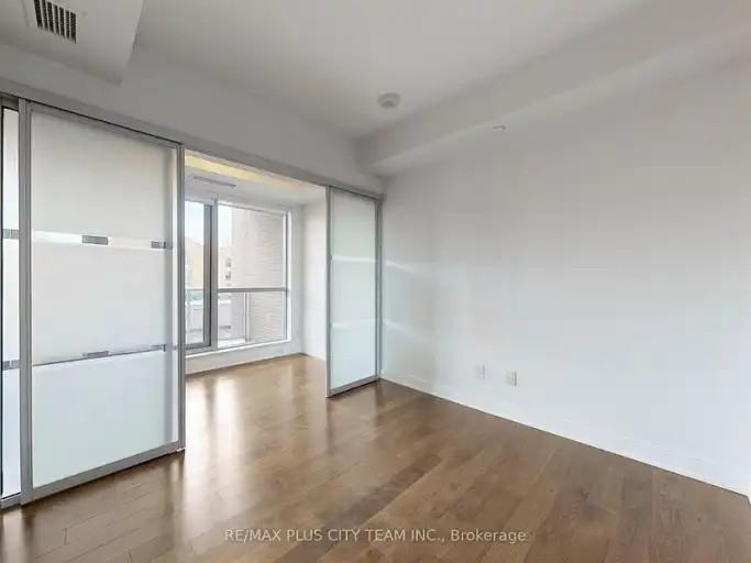 55 Front St E #716 - Photo 7 of 18