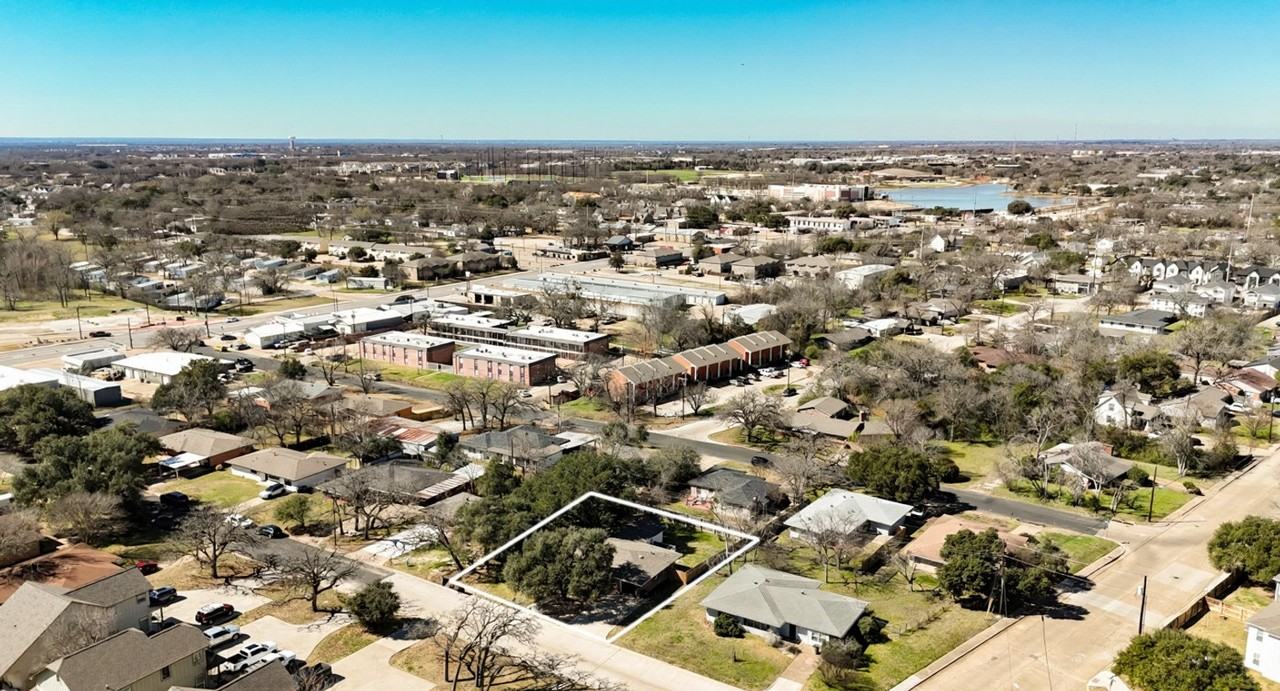 214 Helena St #1071607P - Photo 4 of 42