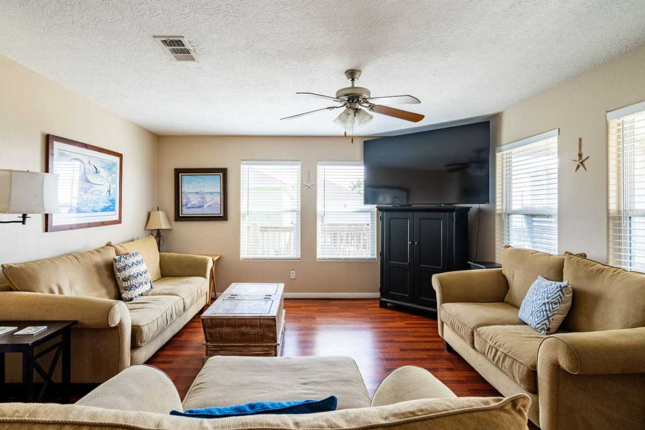 820 Sandollar #1351282P - Photo 2 of 50