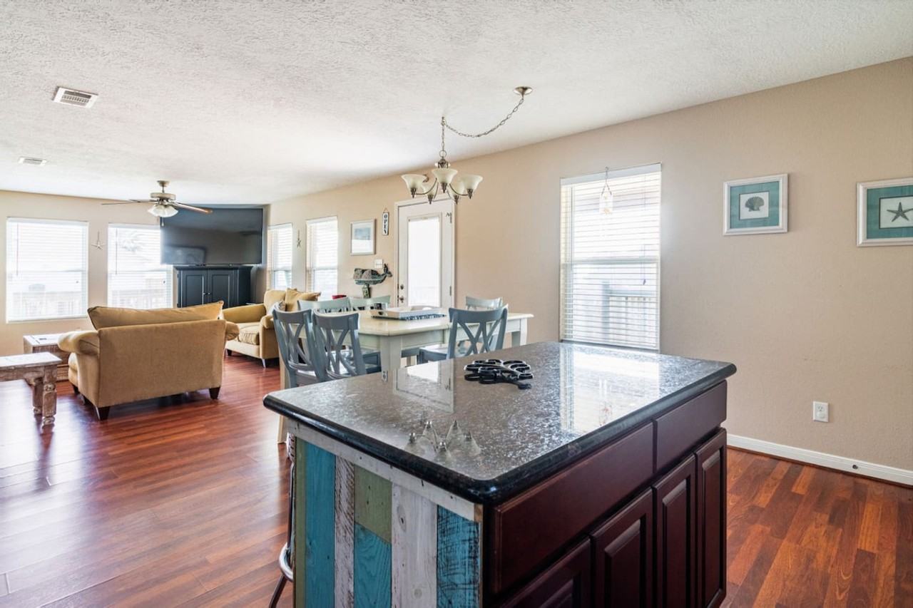 820 Sandollar #1351282P - Photo 6 of 50