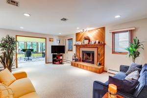 featured image of 31 Diane Dr