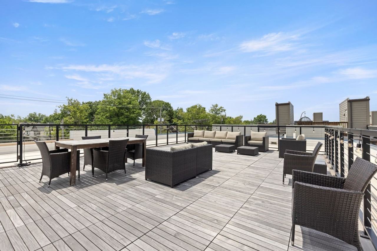 12607 Larchmere Blvd #1466500P - Photo 6 of 46