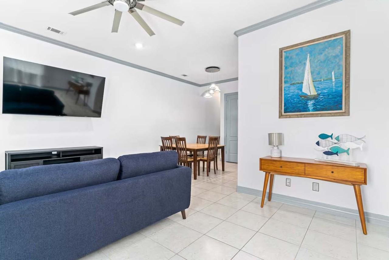 117 E Campeche St #1470134P - Photo 2 of 32