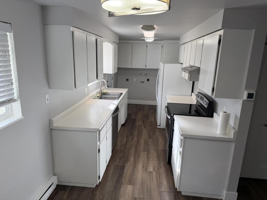 908 E Violet Ave - Photo 5 of 17