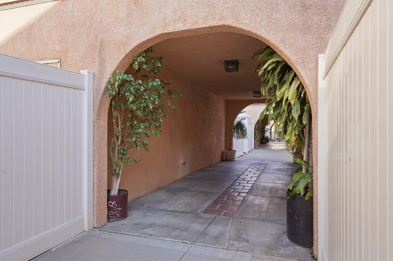 Taos West - Photo 3 of 38