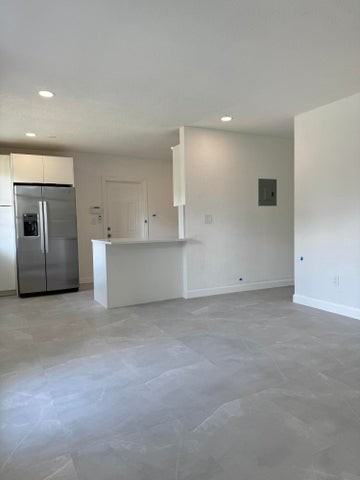 1611 Northeast 46th Street - Photo 5 of 9