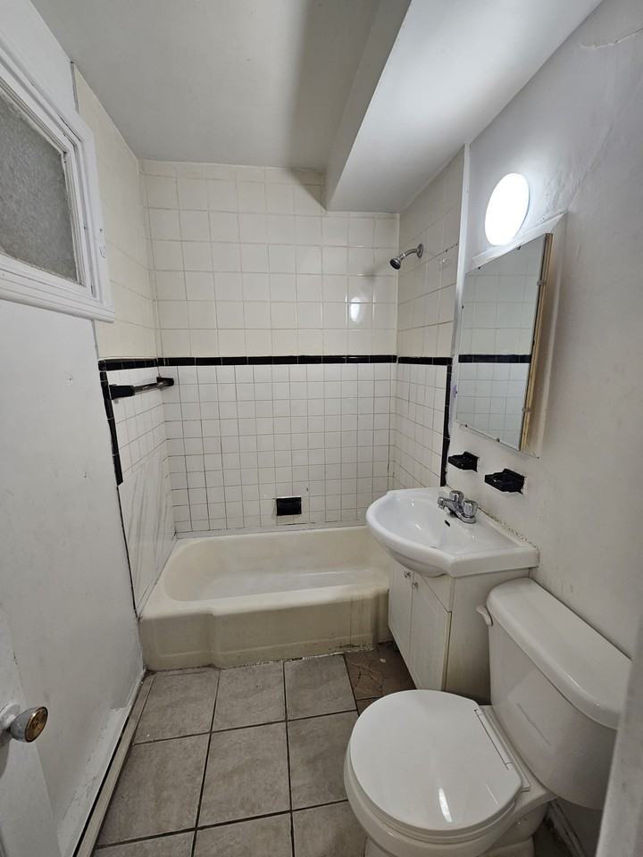 3825 Rue Beaubien Est #4 - Photo 2 of 12