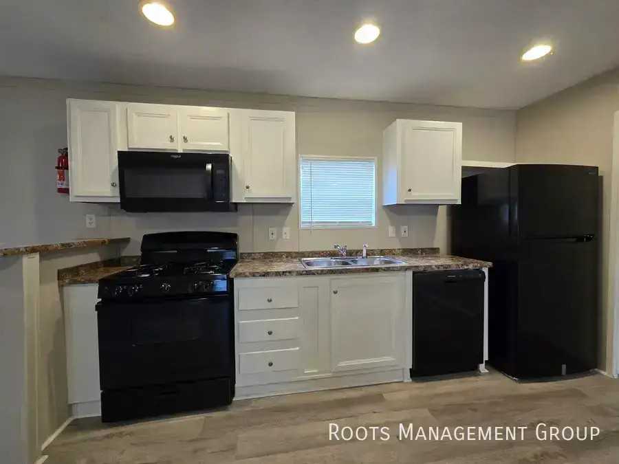 37 Eagle Dr #37 - Photo 2 of 18